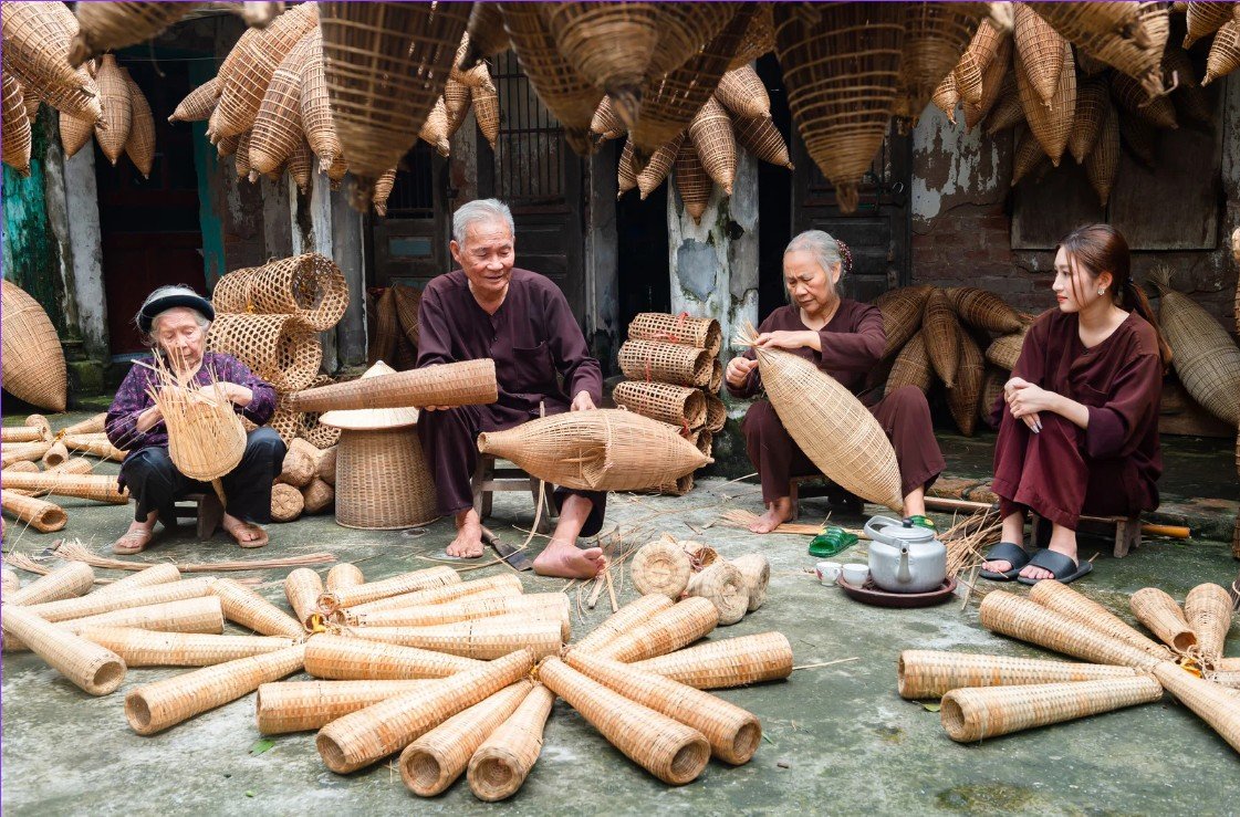 2-Day Hanoi Craft Villages Bicycle Tour